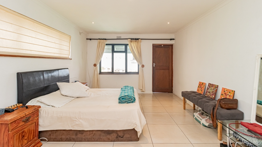 5 Bedroom Property for Sale in Sunnydale Western Cape